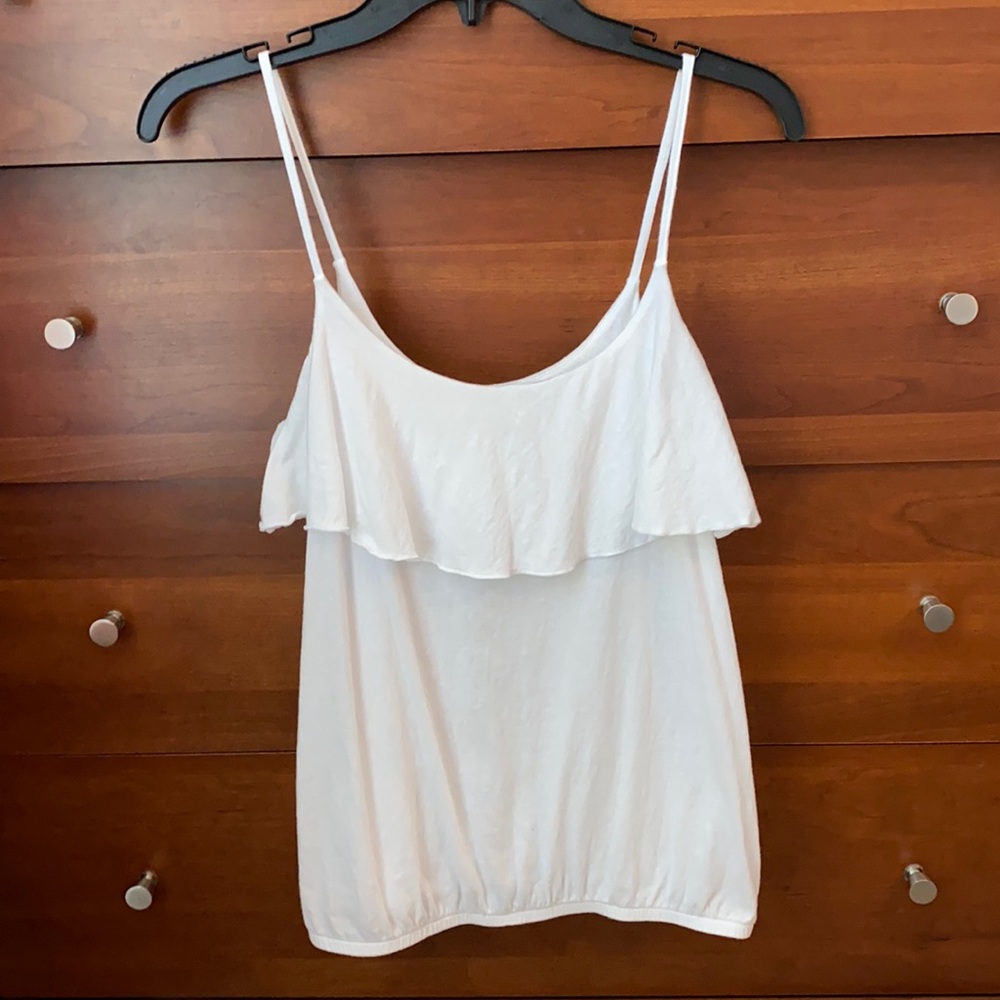 Old Navy White Ruffle Tank, M, EUC!!